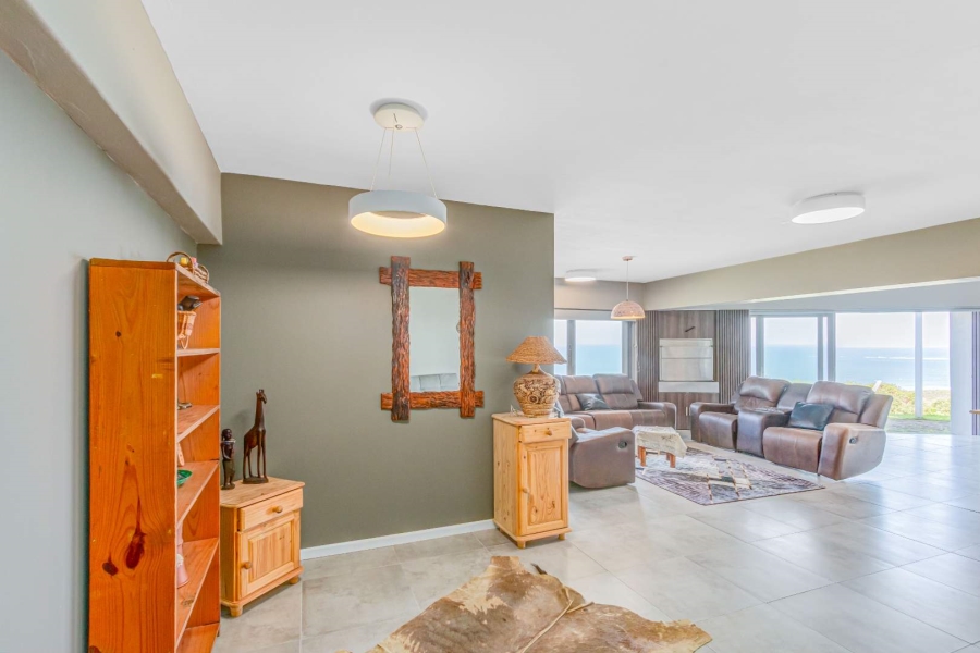 6 Bedroom Property for Sale in Brenton On Sea Western Cape